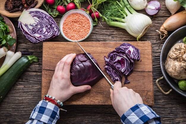 Jakie warzywa które oczyszczają wątrobę warto włączyć do diety?