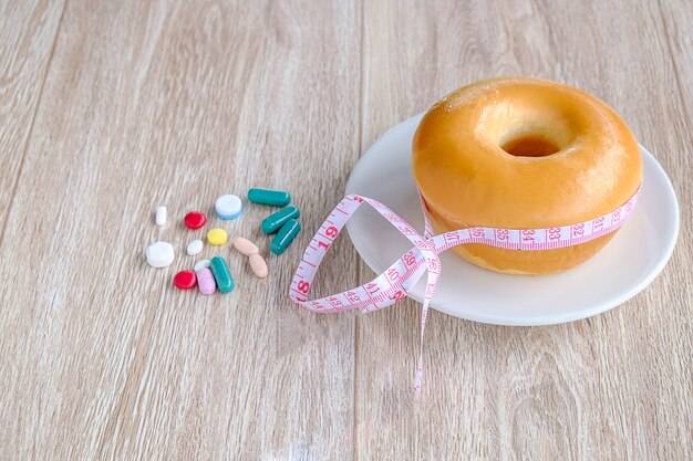 Jakie tabletki wspomagają odchudzanie i czy warto je stosować?