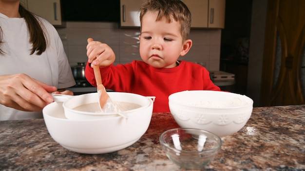 Skaza białkowa u niemowlaka czego nie jeść podczas karmienia?