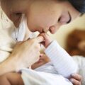 Alergia na białko mleka u niemowląt objawy które powinny zaniepokoić rodziców